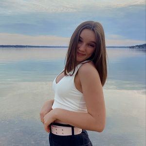 Meet your Posher, Mia